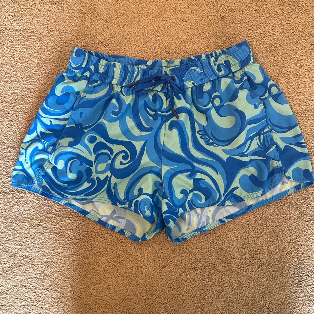 Lilly Pulitzer Luxletic shorts, size XS, in great condition.